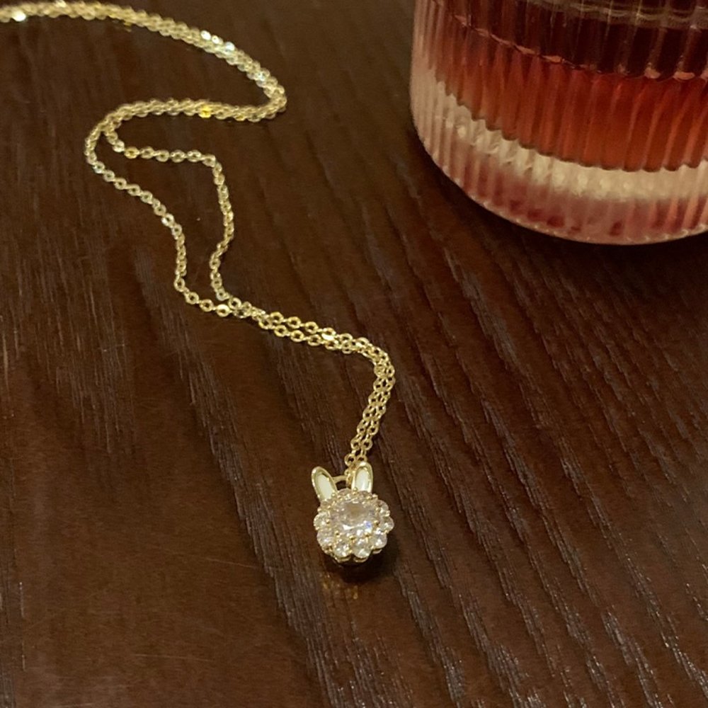 Rotatable bunny necklace - Picture 6 of 11